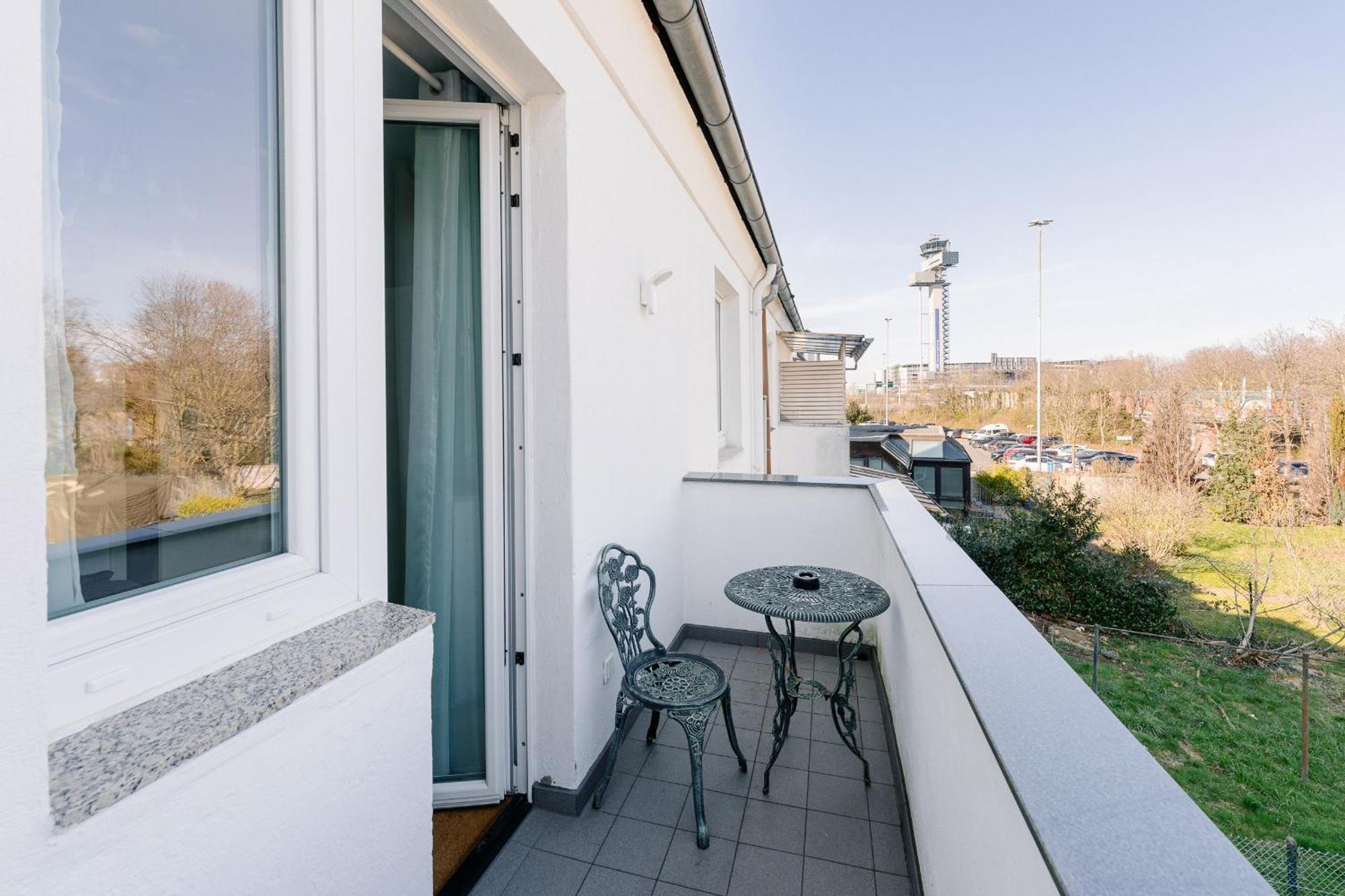 Gaestehaus Am Flughafen Duesseldorf Экстерьер фото