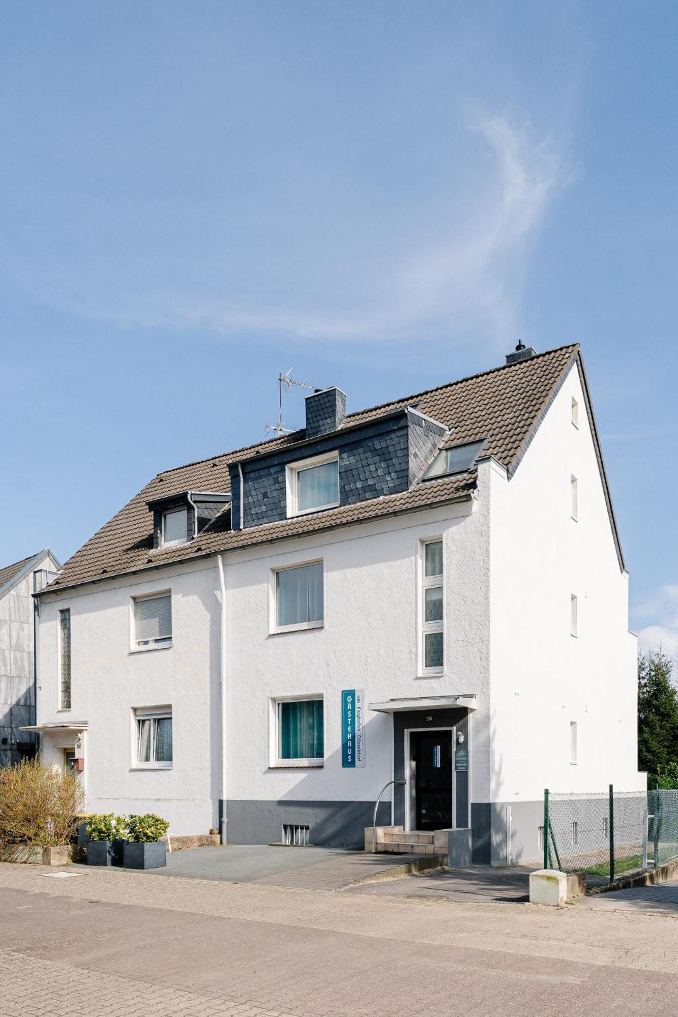 Gaestehaus Am Flughafen Duesseldorf Экстерьер фото