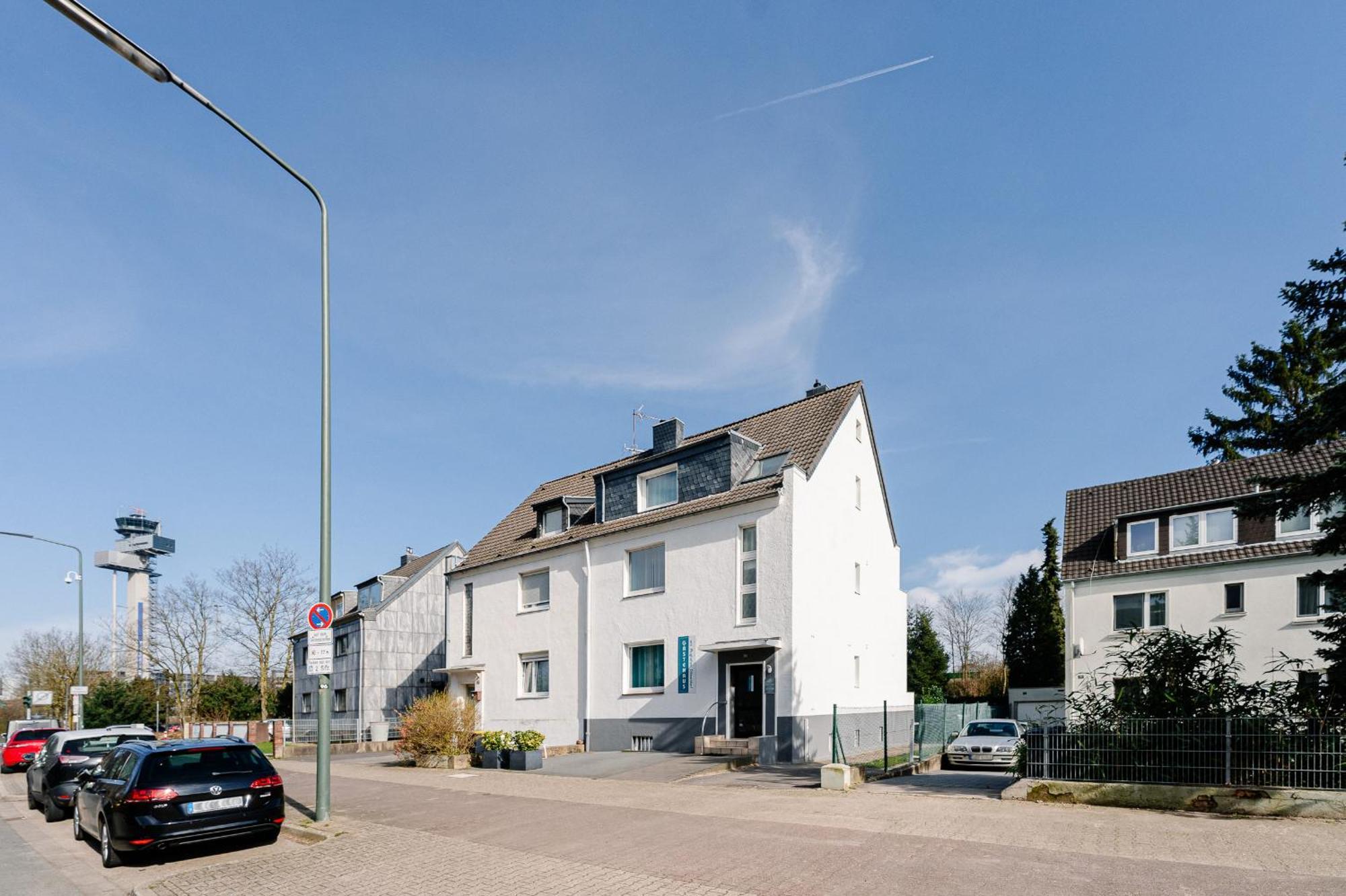 Gaestehaus Am Flughafen Duesseldorf Экстерьер фото